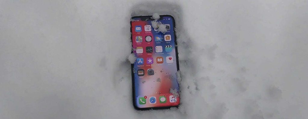 Почему iPhone выключается на холоде и что с этим делать