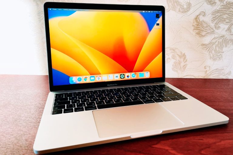 Як перевірити справність акумулятора MacBook і коли його потрібно замінити