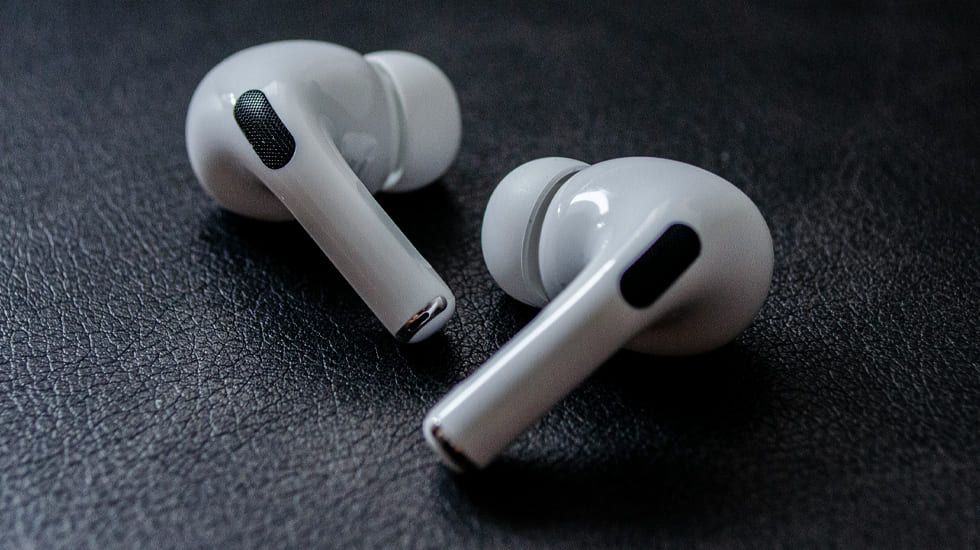 AirPods стали тихіше працювати – причини та рішення | Skeleton.ua