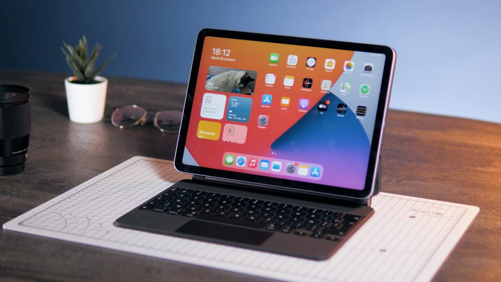 iPad не загружается, горит яблоко – что делать?