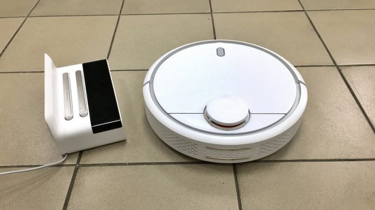 Чому робот-пилосос не заряджається – діагностика та ремонт