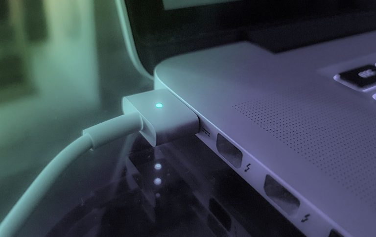 Чому ноутбук швидко розряджається – діагностика та ремонт